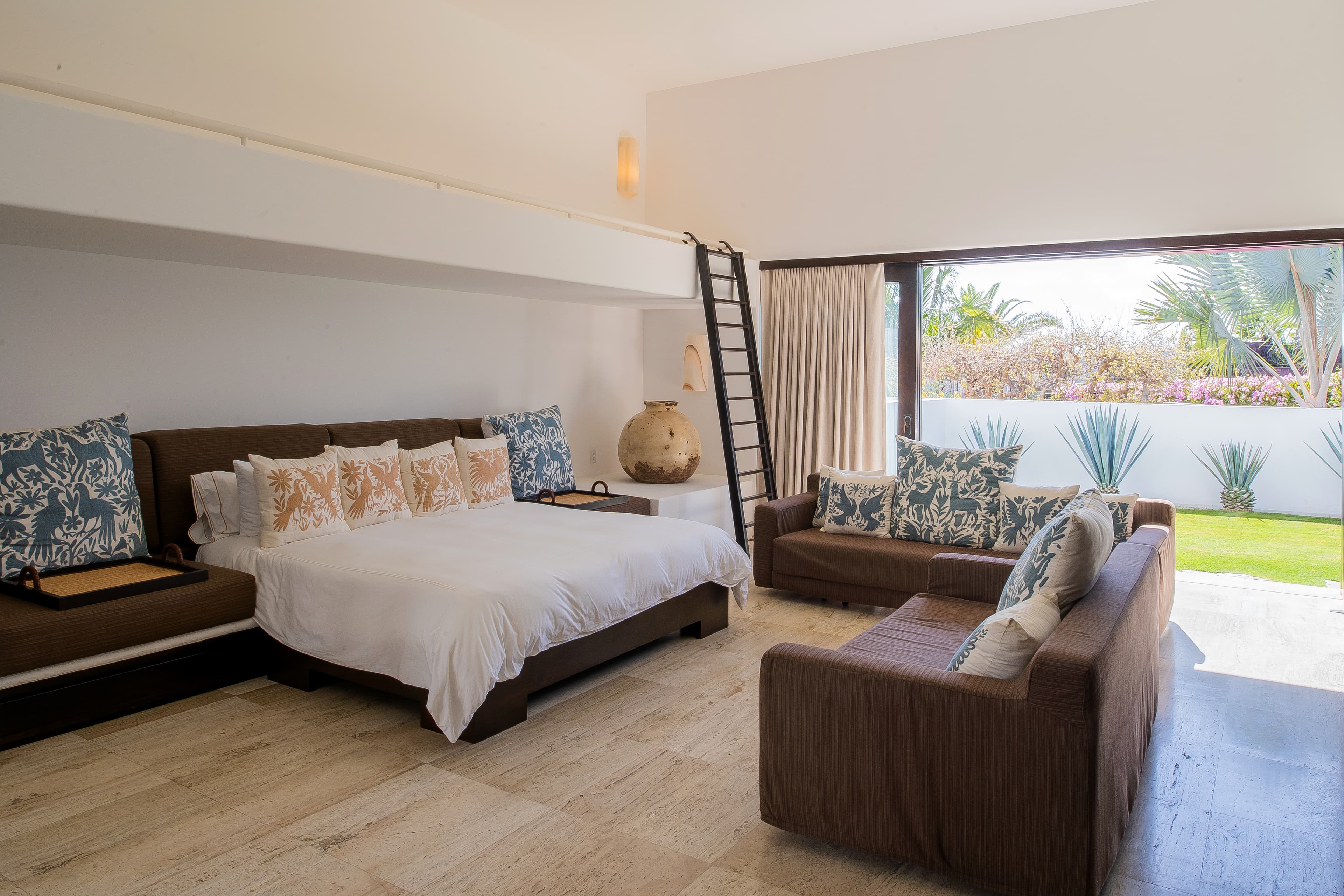 Bedroom 2 · DSC02202