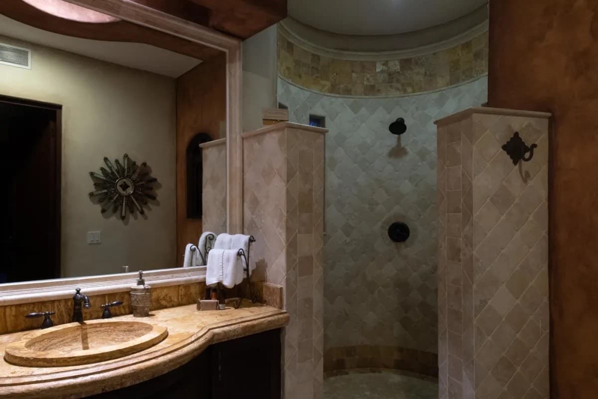 Bathroom 5 · 38-bathroom-5-villa-maria