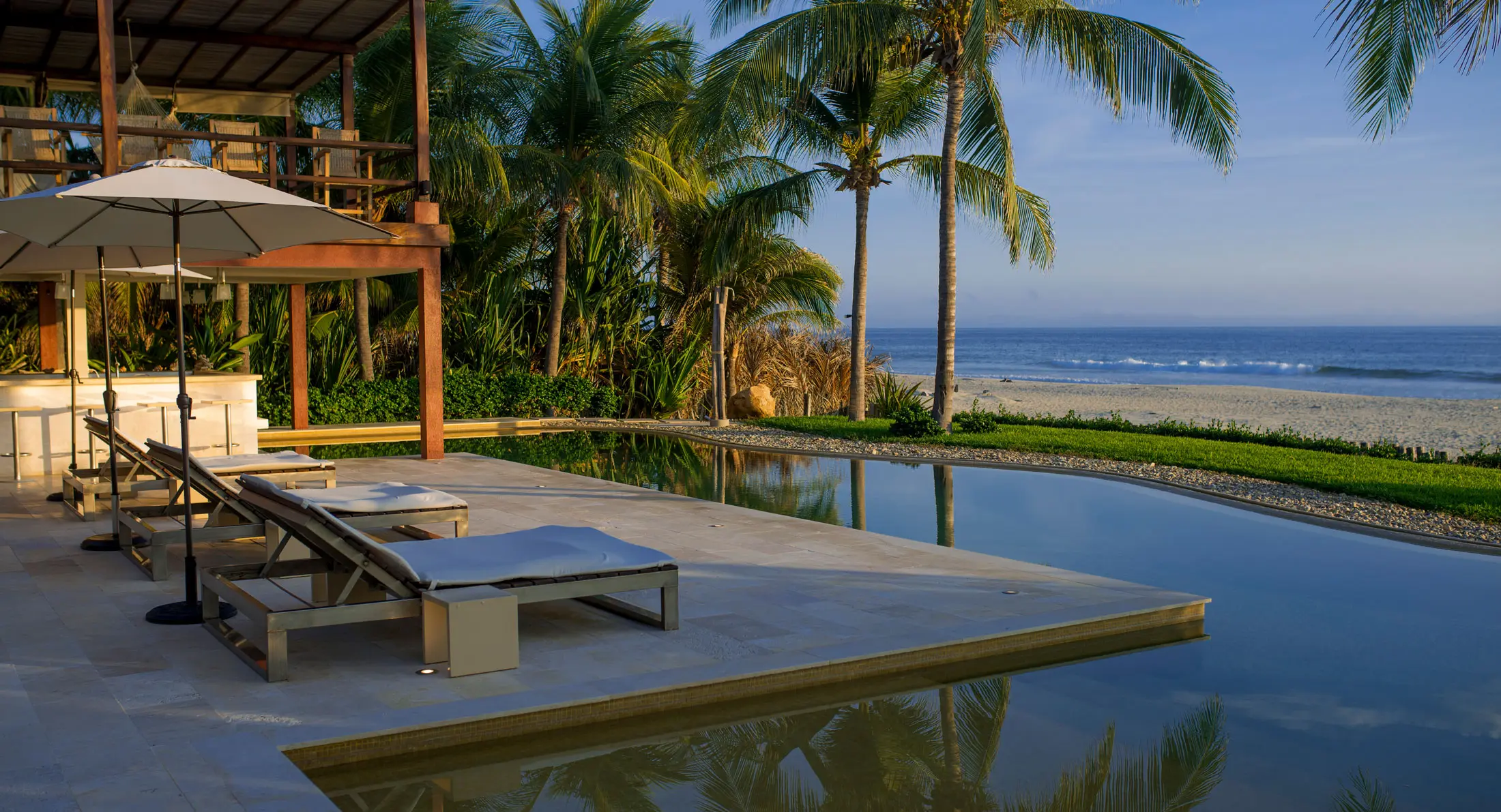 Albufera Real · Beachfront Villa with private pool and rooftop in Oaxaca