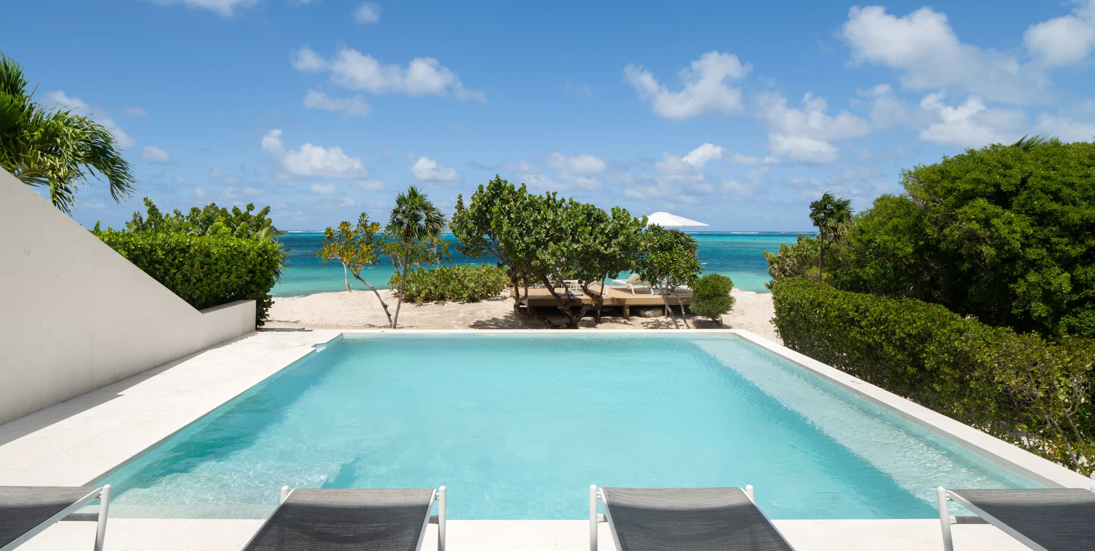 Calma Linda · Casa frente al mar con alberca privada en Turks & Caicos