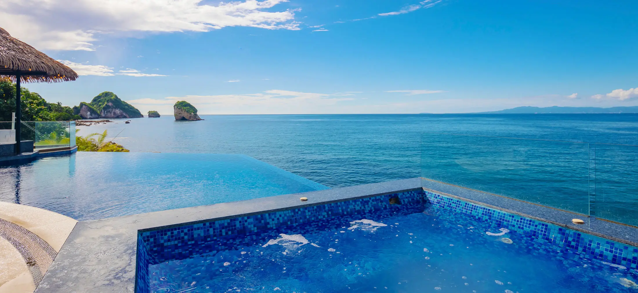 Castor Bello · Villa frente al mar con alberca infinity y jacuzzi en Puerto Vallarta