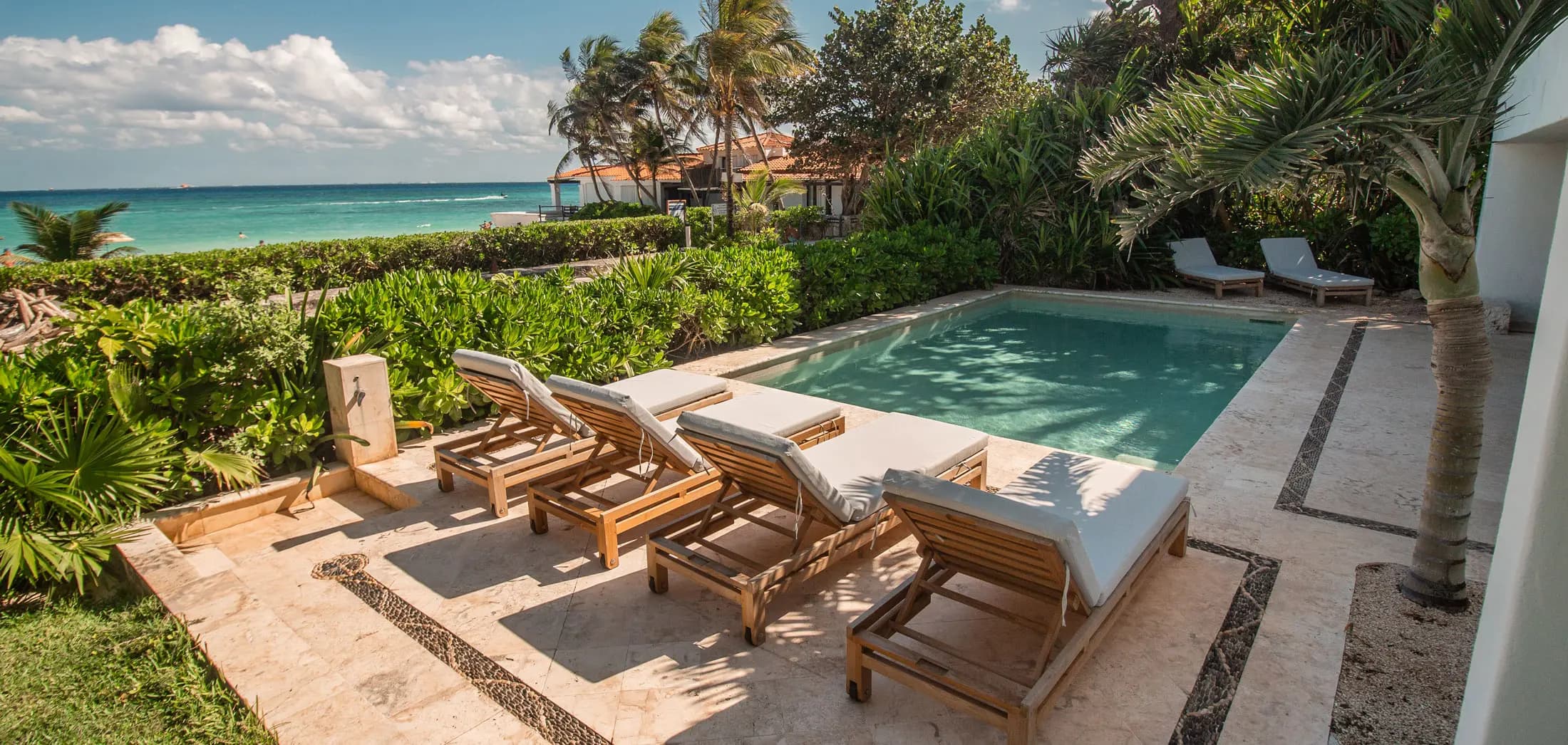 Chakah · Beachfront Villa with private pool in Playacar, Playa del Carmen