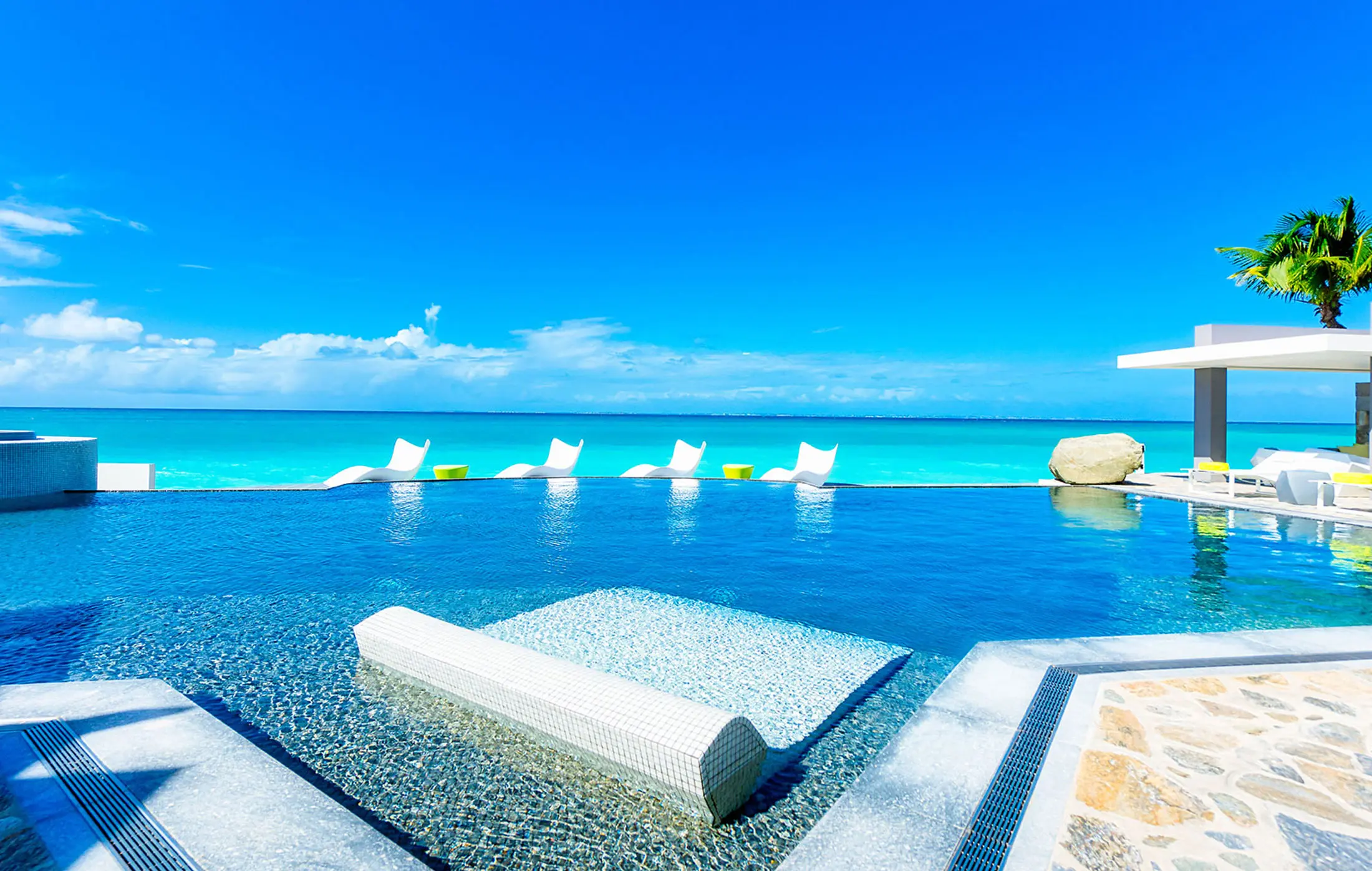 Fanal Bravo · Villa frente al mar con alberca infinity y jacuzzi en St. Martin