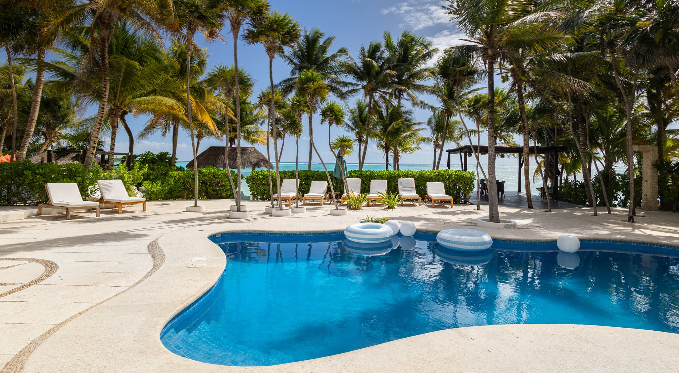 Goleta · Tropical-style jungle Villa with private pool in Tulum, with jacuzzi for 26