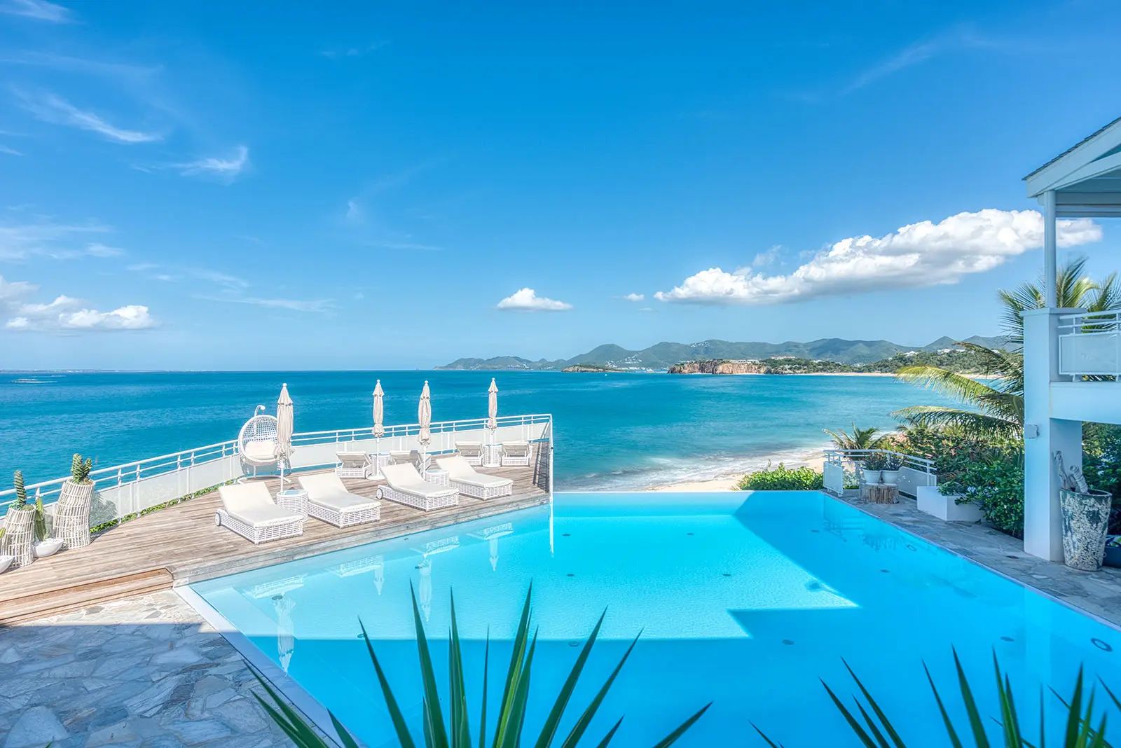 Kaan Manso · Villa frente al mar con alberca privada y jacuzzi en St. Martin