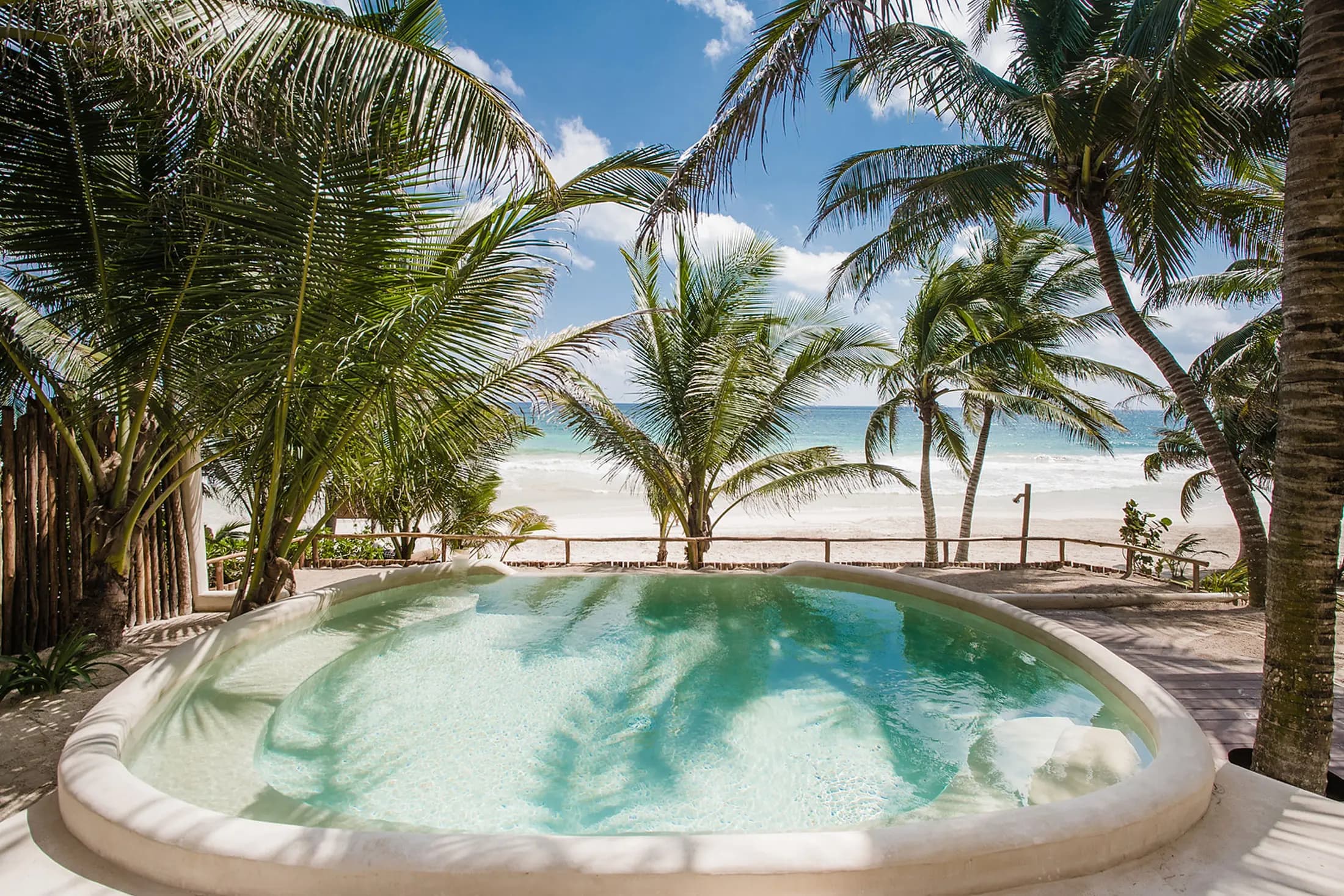 Lira · Villa frente al mar con alberca privada y chef incluido en Tulum
