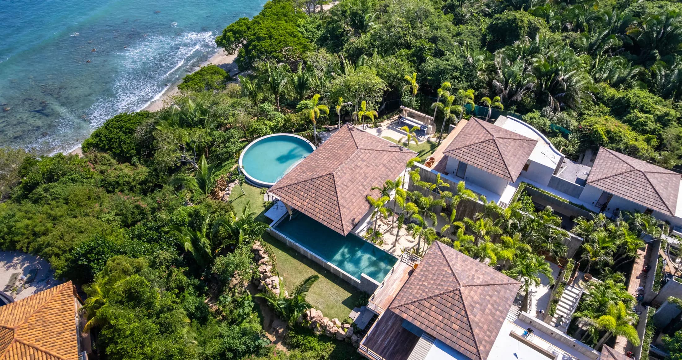Pelícano · Beachfront Villa in Kupuri, Punta Mita