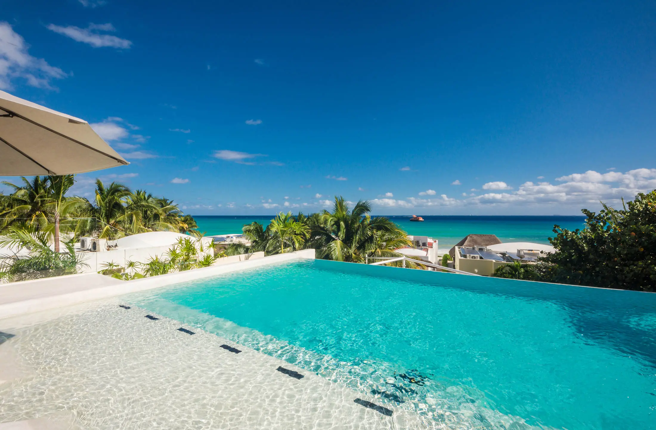 Perseo · Villa con alberca privada en Playa del Carmen para 20