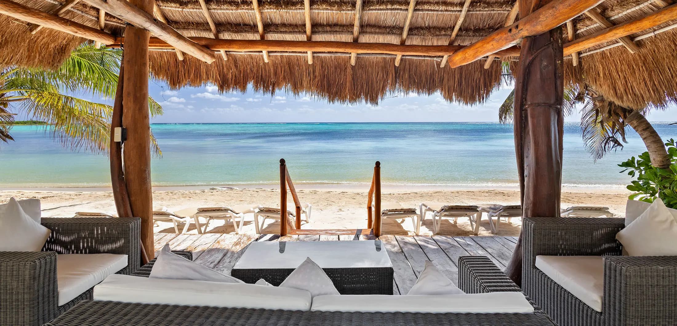 Vega · Villa frente al mar con alberca privada estilo tropical en Bahía Solimán, Tulum, con spa